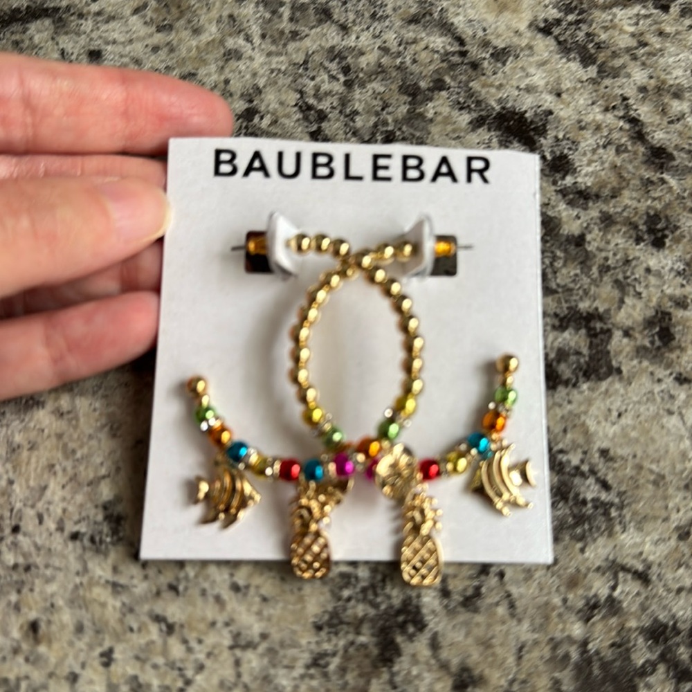 Baublebar Beaded Tropical Gold Tone Hoop Earrings Summer Fish Pineapple Charms - Picture 10 of 11